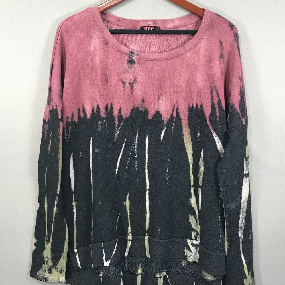 T Party Sweatshirt Women's Size Medium Red Black Tie Dye Colorblock Long Sleeve